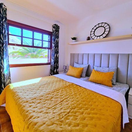 Strelitzia Apartment - Ocean View & Heated Pool サンミゲル・デ・アボナ エクステリア 写真