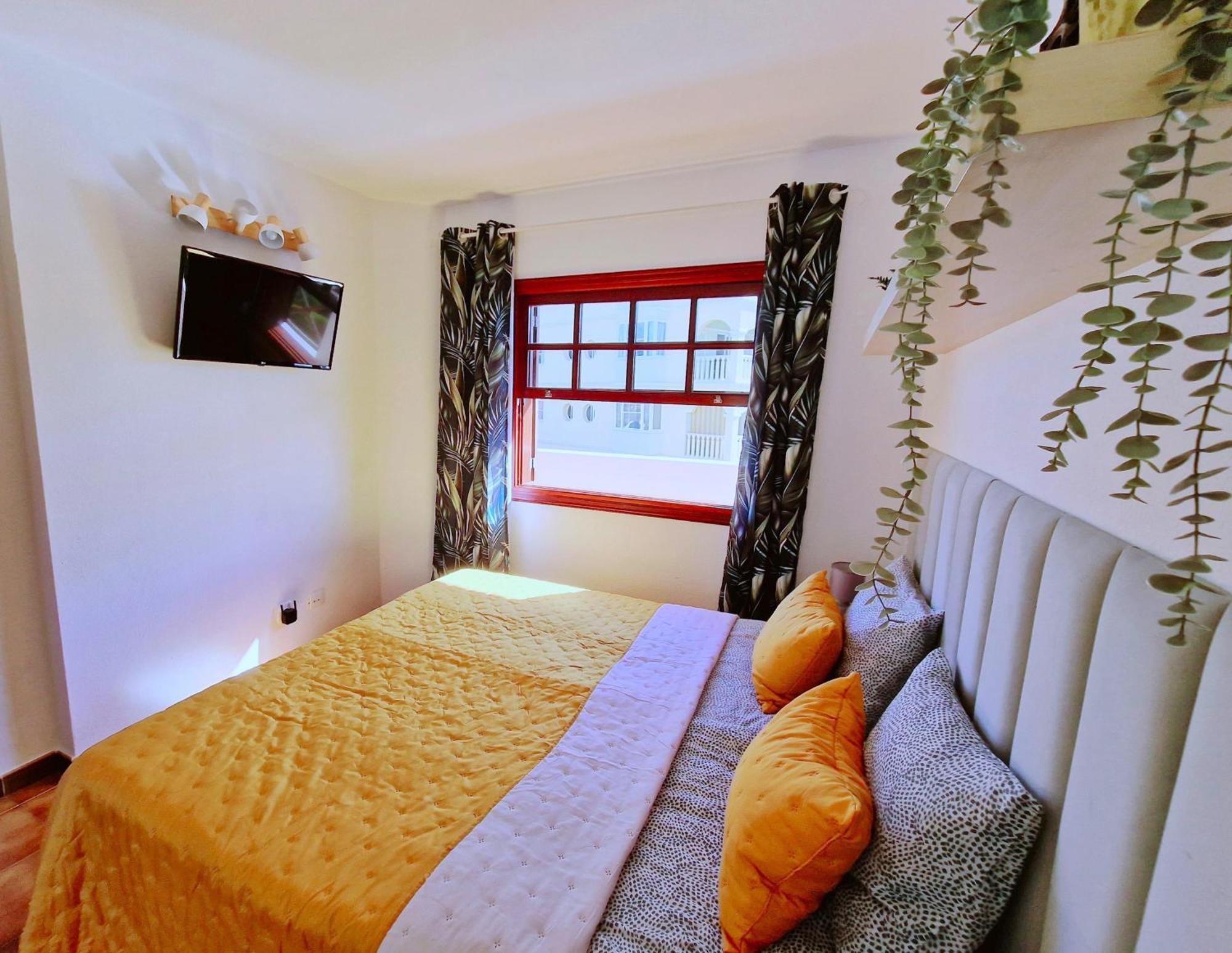 Strelitzia Apartment - Ocean View & Heated Pool サンミゲル・デ・アボナ エクステリア 写真